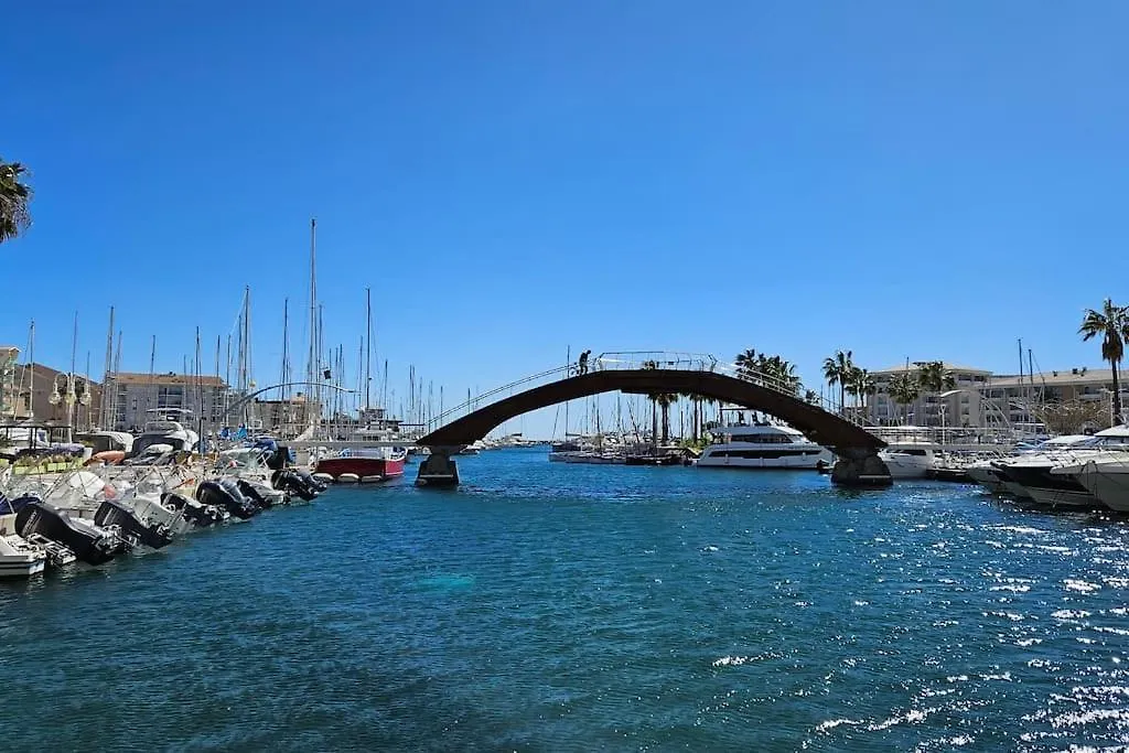 Caresse D'Azur - Classe 2 Etoiles Frejus