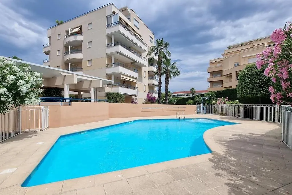 Caresse D'Azur - Classe 2 Etoiles Frejus