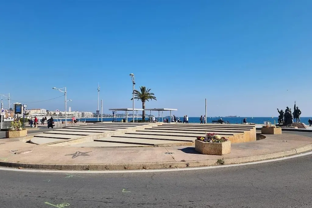 Apartment Caresse D'Azur - Classe 2 Etoiles Frejus