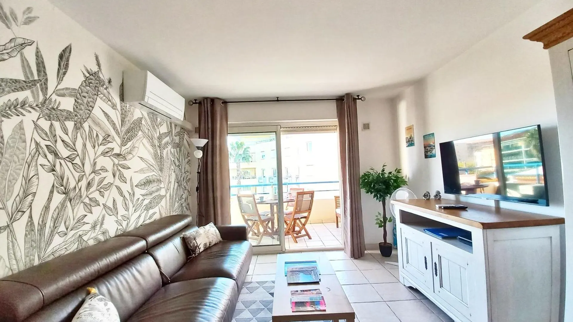 Caresse D'Azur - Classe 2 Etoiles Frejus