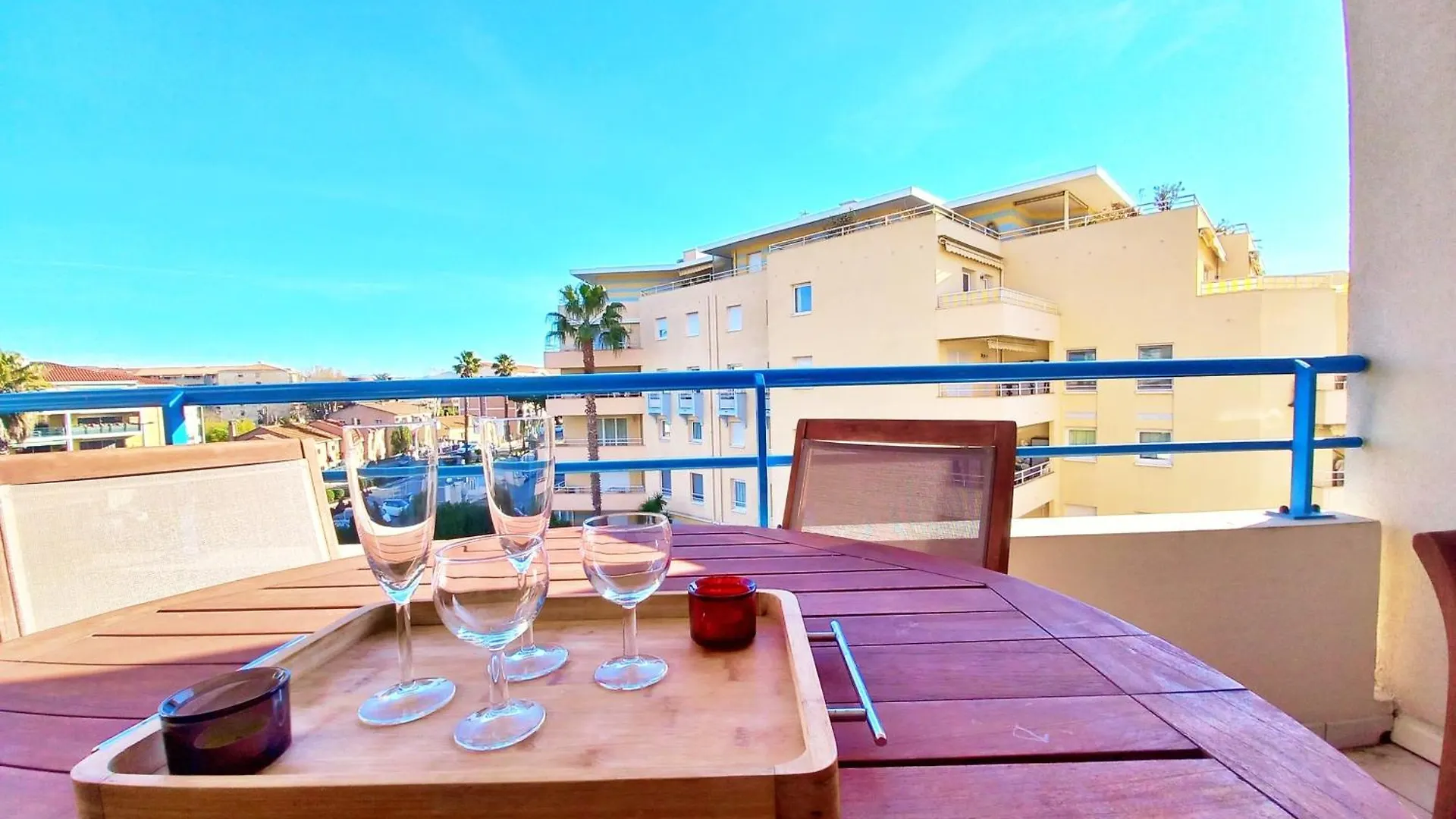 Apartment Caresse D'Azur - Classe 2 Etoiles Frejus France