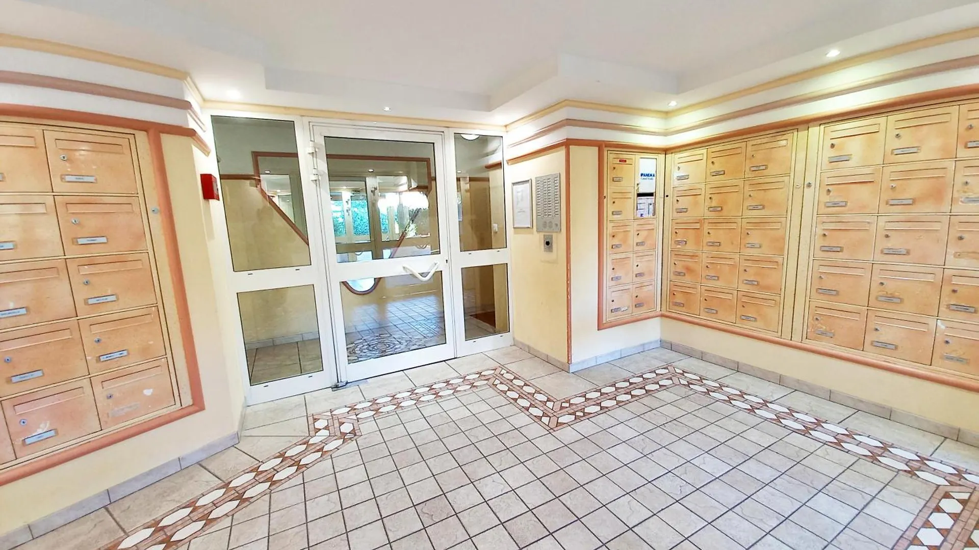 Apartment Caresse D'Azur - Classe 2 Etoiles Frejus
