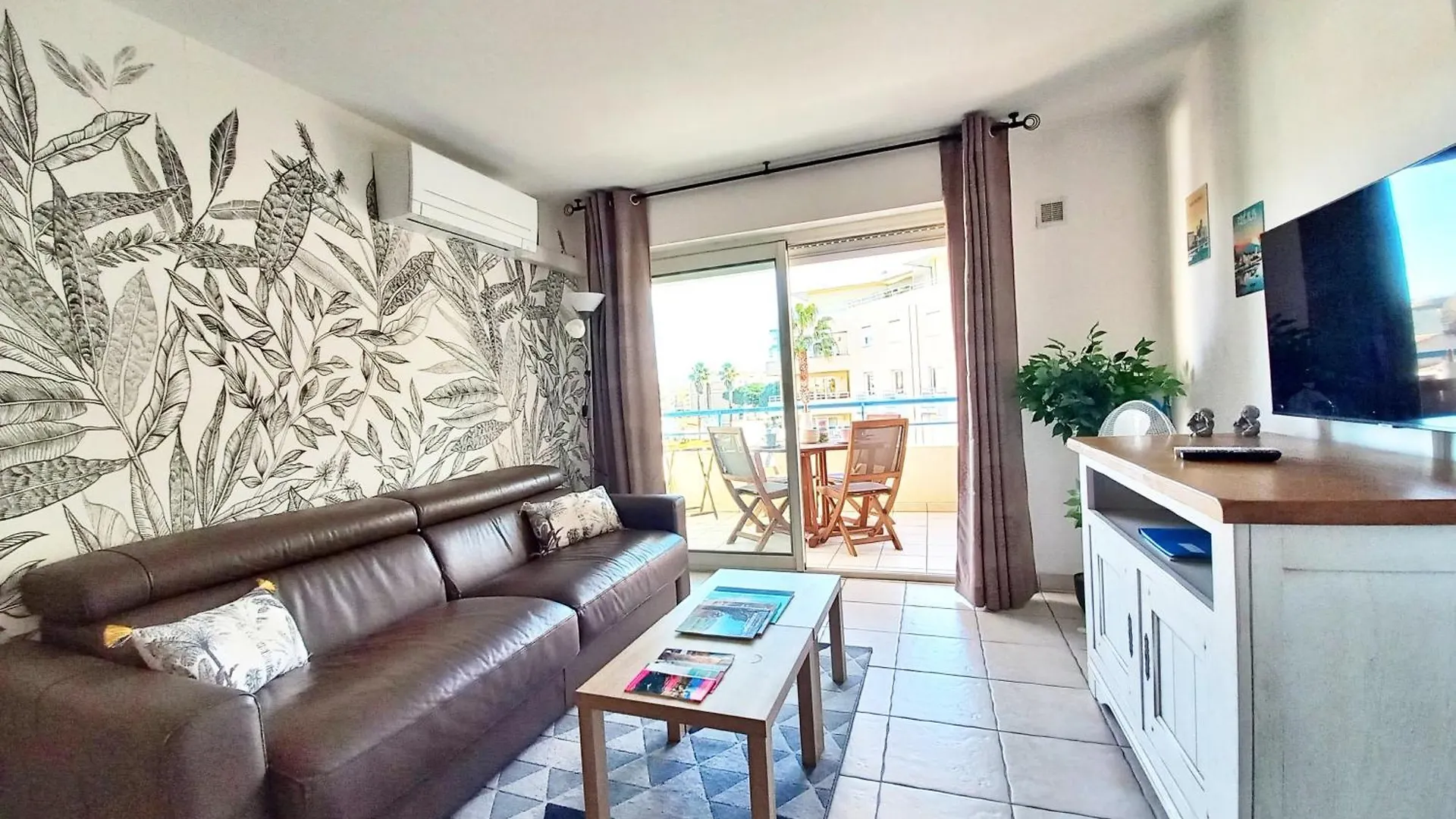 Caresse D'Azur - Classe 2 Etoiles Frejus