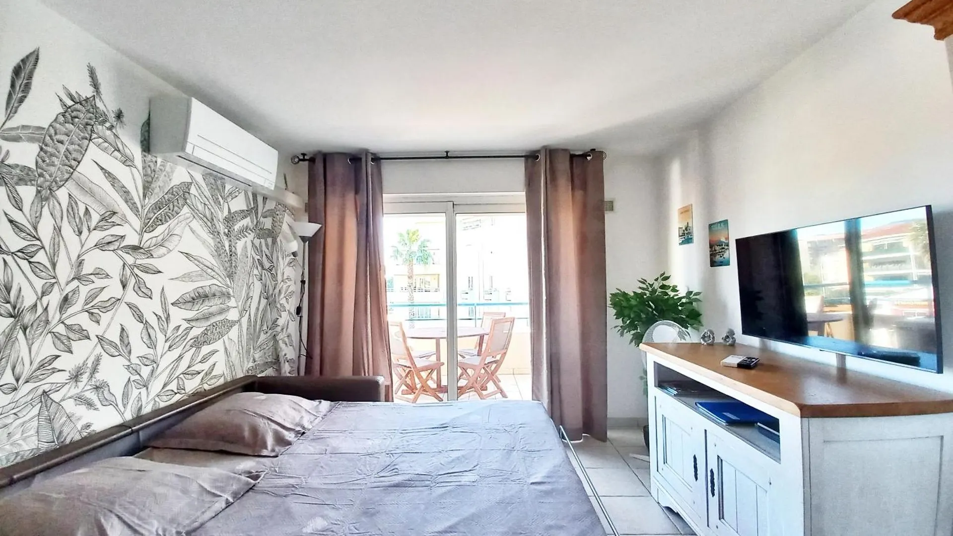 Apartment Caresse D'Azur - Classe 2 Etoiles Frejus